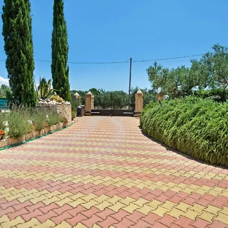 Charming In With Swimming Pool Holiday home *
