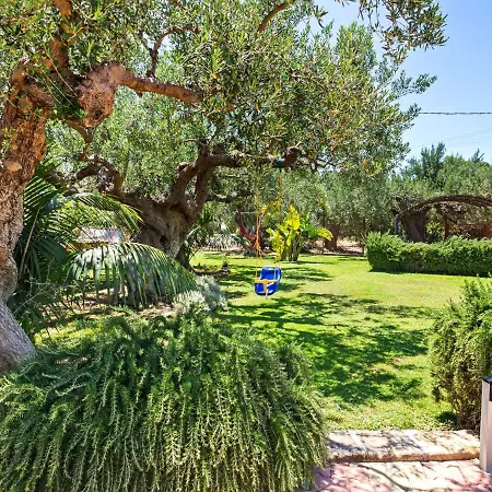 Charming In With Swimming Pool Holiday home